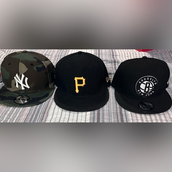 LOT OF 4 Hats lightly worn 3 Snap Back OS 1 7 3/8 AMAZING DEAL 4 NEW ERA HATS - Picture 2 of 7